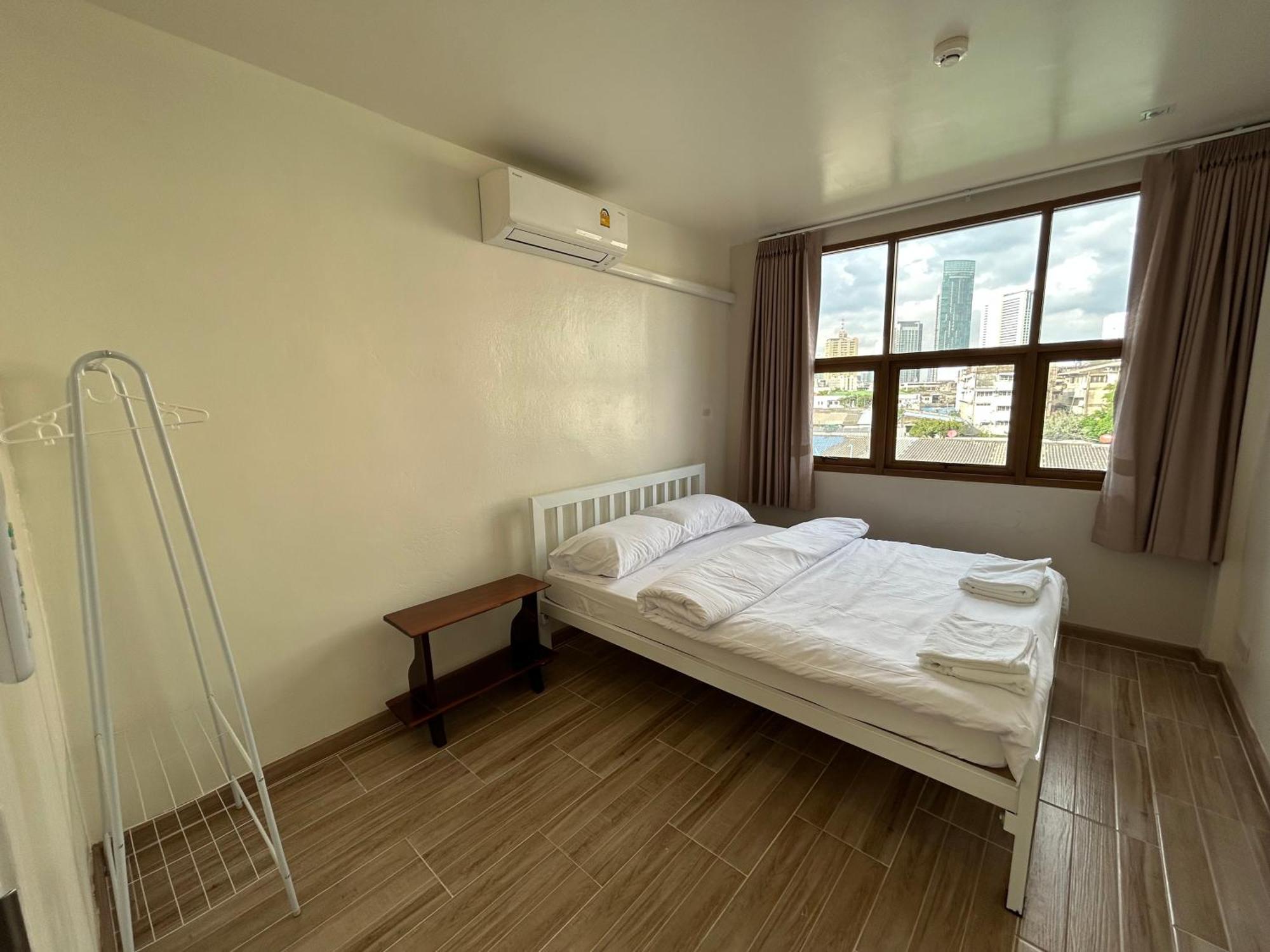 Krung Tone Hostel Bangkok Eksteriør bilde